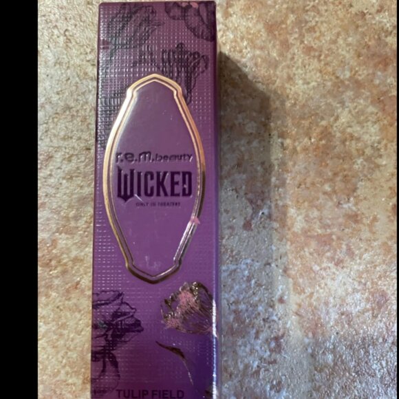R.E.M. Beauty Munchkin Musk Wicked tulip field lip stain in brand new - Picture 1 of 3